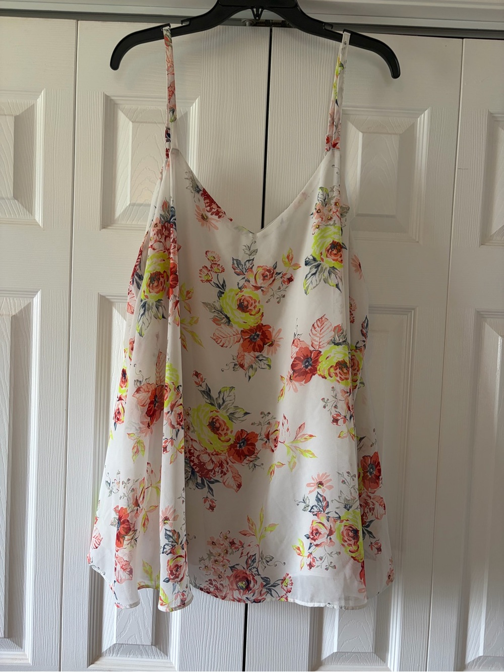 torrid White Floral V-Neck Spaghetti Strap Cami - Pink & Yellow Flowers
